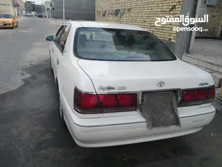  12 تيوتا كراون 2002