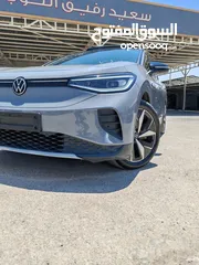  3 VOLKSWAGEN ID.4 CROZZ PRO   مع فتحه بانورما متحركة عداد 9k فقط