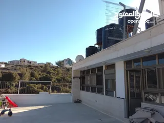  1 روف عباره عن استوديو