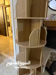  1 مكتبه بأرفف متعدده حاله جيده