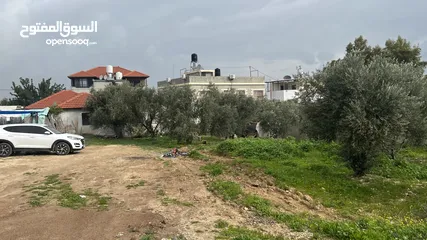  12 يوجد منزل مستقل في رمانة - منطقة العكد  مع ساحة وجدران ولها مدخلين ومع دونم ارض  مساحة المنزل 220م