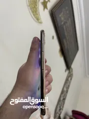  5 ايفون 11 برو ماكس 256 جيجا شبه جديد