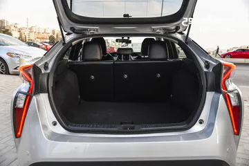  26 تويوتا بريوس هايبرد بحالة ممتازة وبسعر مميز Toyota Prius Hybrid 2018