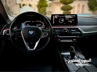  2 من الوكيل BMW 530e بسعر خيالي