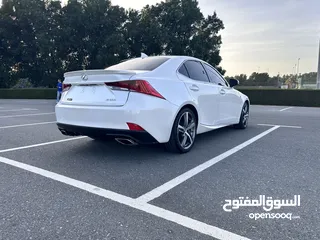  8 LEXUS IS300 - 2017- very clean car