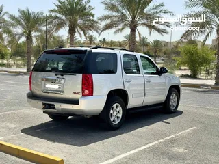  2 GMC Yukon 2014 (Silver)