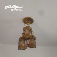  2 ثريات مستعمله بحاله ممتازة الاضاء ممتاز