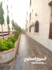 12 شقة مميزة و مطلة للبيع في ابو نصير