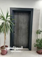  14 شقه ثالث فني 220 م دوبلكس مع رووف جنوب بوابه اللوازم لجامعه اليرموك خلف صيدليه الرازي