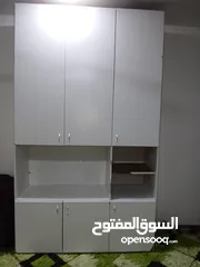  2 خزانه تفصيل من اجود انواع الخشب من الكويت طولها عالي والعمق ممتاز جدا جدآ لون ابيض فورمايكا وكاله