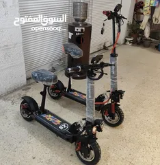  14 سكوتر الكهربائي ارضيه مضيئه 70 السرعه بمشي 20 كيلوا