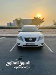  1 Nissan pathfinder Sv Gcc