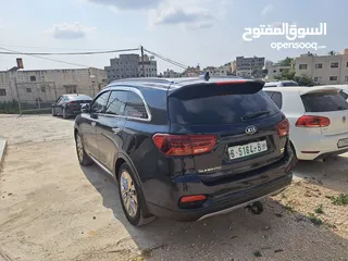  4 كيا سيرنتو