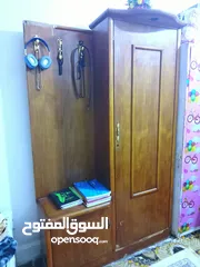  3 كنتور 6بيبان وميز مرايه ومعه زاويه