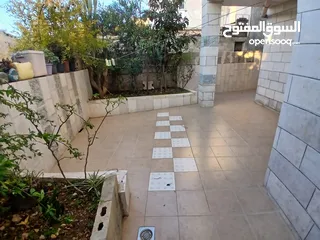  1 شقة للايجار غير مفروشة رافات  وسط البلد عرسان او عائلة صغيرة 1200 شيكل