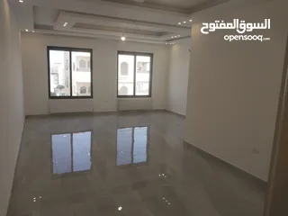  6 شقه جديده فخمه للايجار