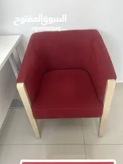  2 كراسي وكنب و مكاتب تابع لشركة للبيع