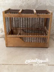 12 أقفاص عدد 10 إستعمال خفيف جداً وبحالة الوكالة موجود معلفين وثلاث معالف
