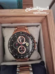  1 فاري ferrari روز جولد rose gold من الداخل اسود