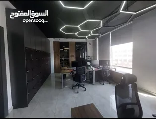  13 مكتب بديكورات مميزة بمساحة 160م2/السابع/شارع عبدالله غوشة