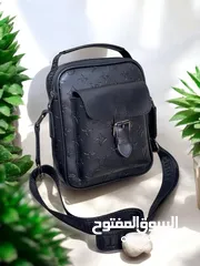  3 باوتش رجالي يكمّل طلتك... خفيف عالإيد وثقيل بالفخامة