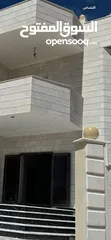  3 فيلا عصريه وفاخره للبيع