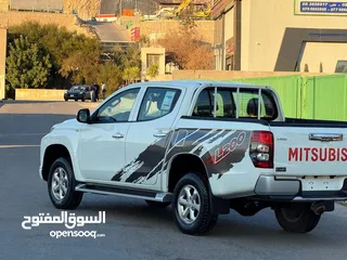  10 Mitsubishi l200 4X4 2020