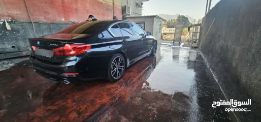  6 BMW 530e سيارة