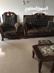  3 طقم كنب مع طاوله سفره للبيع