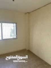  15 شقه فارغه للإيجار