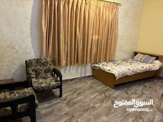  3 شقة مفروشة مجددة بالكامل للبيع مع كامل الاثاث. يمكن البدل على ارض أو شقة في عمان او مادبا