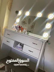  1 بيرو لاتيه ابيض مع اضاءه