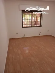  10 للبيع: شقة أرضية مميزة مع حديقة ومدخل خاص 3 غرف نوم 1 ماستر، كراج خاص، طبربور موقع سكني مميز وهادئ..