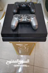  2 PS4 in an excellent condition. جهاز PS4 في حالة ممتازة