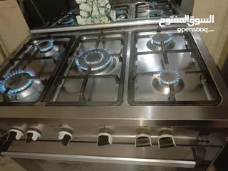  3 غاز للبيع نيوفيرسل نظام  ديجيتال تايمر بحاله جيده جدا مقاس 90
