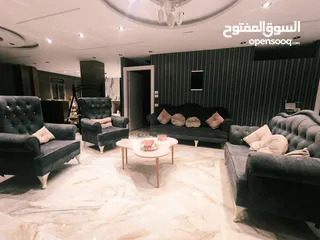 5 مقاعد غرفة جلوس بحالة ممتازة وبسعر ممتاز