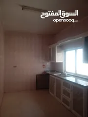  8 شقه للايجار