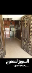  4 مكاتب استثمارية مؤجرة للبيع بسعر حرق