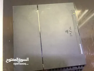  3 بلايستيشن 4 مستعمل مع يدتين بحالة الوكالة مع كفالة سنة كاملة (فقط للبيع ما اقبل تبديل أبدا)