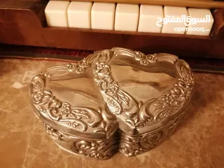  2 تحف وانتيكات للبيع
