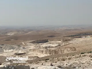  2 فرصة استثمارية مميزة في قطعة أرض غنية بالحجر الجِيري ضمن حدود بلدية الحُجرة