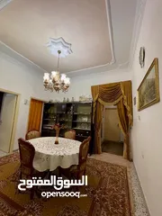  13 منزل للبيع ثلاث أدوار مفصولة في مدينة طرابلس منطقة السراج في طريق جزيرة المشتل جهة حمام بلقيس