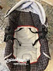  1 كرسي سياره من روبينز جديد وكوت بيبي من شيكو جديد وكوت بيبي للسياره
