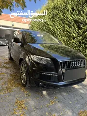  5 Audi Q7 in excellent condition no accidents