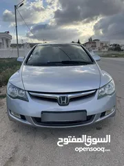  25 هوندا سيفيك 2006 بنزين للبيع ماتور 1.8  جديد (قابل للبدل على سيارة كهربائية او هايبرد)