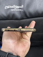  2 أيفون Xs Max بحالة ممتازة