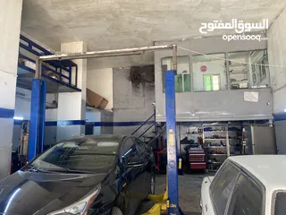  1 مركز صيانه مجهز للكامل ضمان او شراكه قادر على إداره الشغل  الاسم معروف والمحل شغال لعدم التفضل