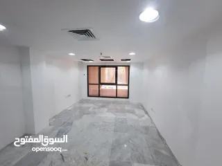  6 مكتب للايجار بأبراج العوضي  في شارع احمد الجابر بمنطقة الشرق