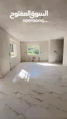  5 tira palace