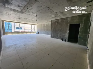  4 مكتب تجاري فاخر وبموقع مميز جدا للبيع في أفضل مواقع السابع   الرقم المرجعي :   4015